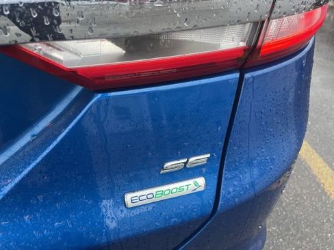 Used 2017 Ford Fusion SE w/ Fusion SE Technology Package image 22