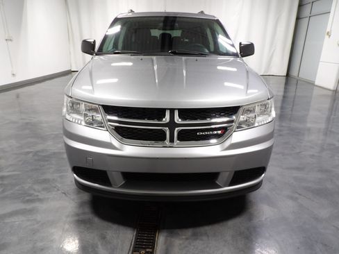Used 2020 Dodge Journey SE FWD image 2