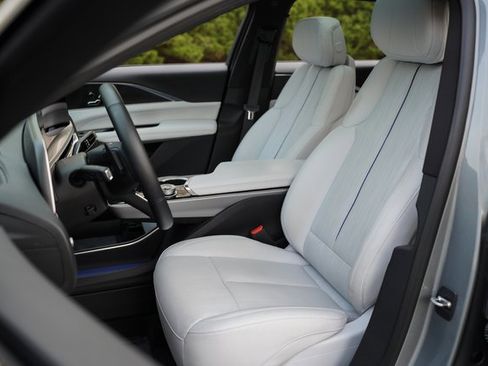 Used 2024 Cadillac Lyriq Luxury image 20