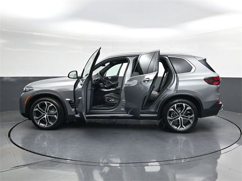 New 2026 BMW X5 xDrive40i w/ Climate Comfort Package image 33