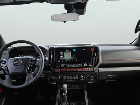 Used 2025 Nissan Frontier PRO-4X AWD/4WD image 11