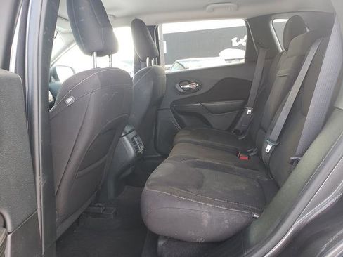 Used 2016 Jeep Cherokee Latitude image 12