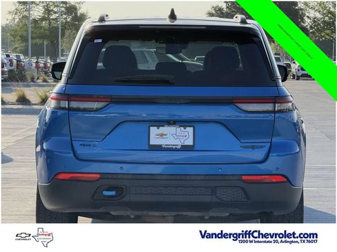 Used 2022 Jeep Grand Cherokee Trailhawk w/ Advanced Protech Group II AWD/4WD image 4