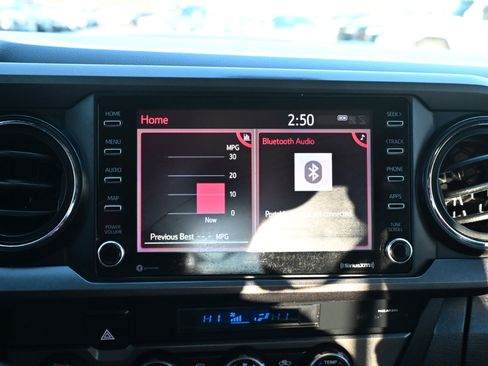 Used 2021 Toyota Tacoma TRD Sport w/ Technology Package image 27