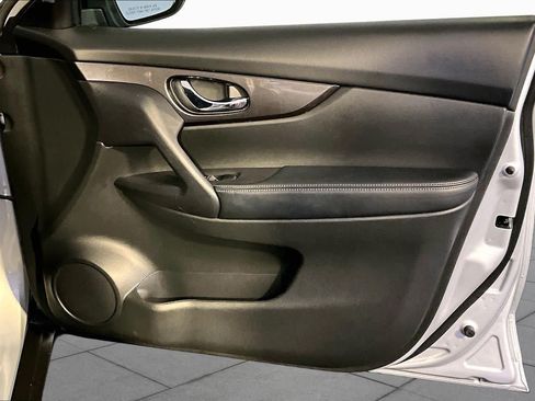 Used 2019 Nissan Rogue SV w/ Premium Package AWD/4WD image 23