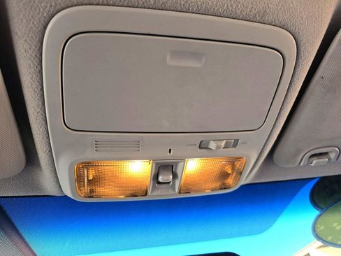 Used 2010 Subaru Forester 2.5X Premium image 17