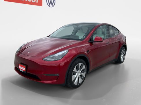 Used 2024 Tesla Model Y Long Range AWD/4WD image 17