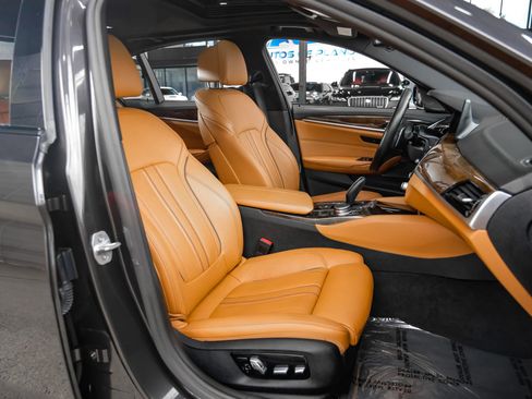 Used 2019 BMW M550i xDrive w/ Premium Package 2 AWD/4WD image 49