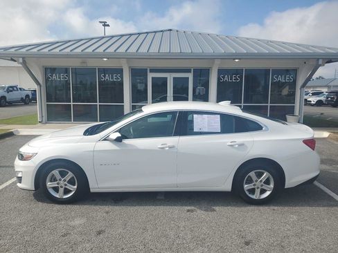 Used 2024 Chevrolet Malibu LT FWD image 2