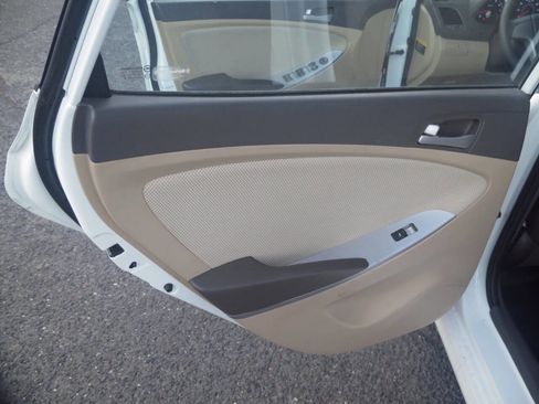 Used 2014 Hyundai Accent GLS image 17