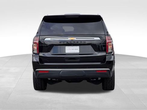 Used 2022 Chevrolet Suburban LT w/ Luxury Package AWD/4WD image 4
