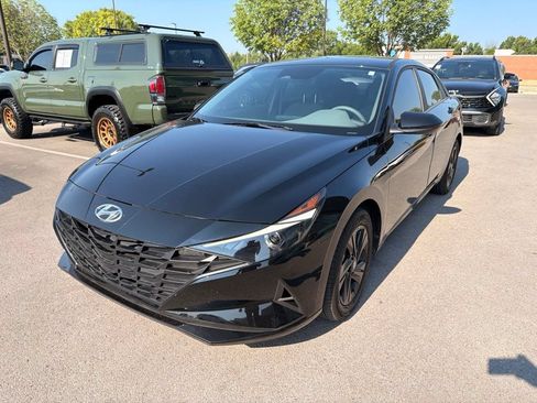 Certified 2022 Hyundai Elantra Blue w/ Cargo Package FWD image 14