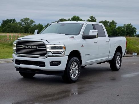 Used 2024 RAM 2500 Laramie AWD/4WD image 3