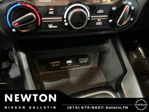 Used 2025 Kia Soul LX FWD image 21