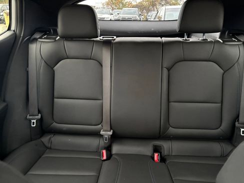 Used 2025 Buick Envista Sport Touring image 36