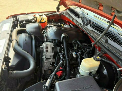 Used 2001 Chevrolet Silverado 1500 LS w/ Firm Ride Suspension Pkg RWD image 24
