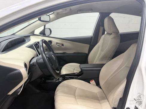 Used 2020 Toyota Prius XLE image 26