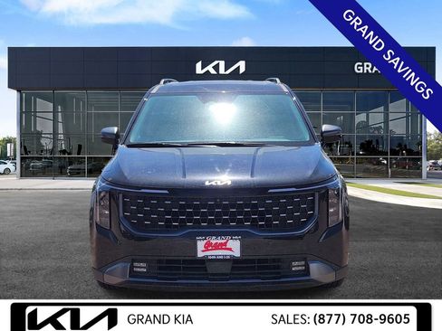 New 2025 Kia Carnival SX image 3