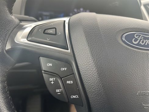 Used 2023 Ford Edge SEL image 13