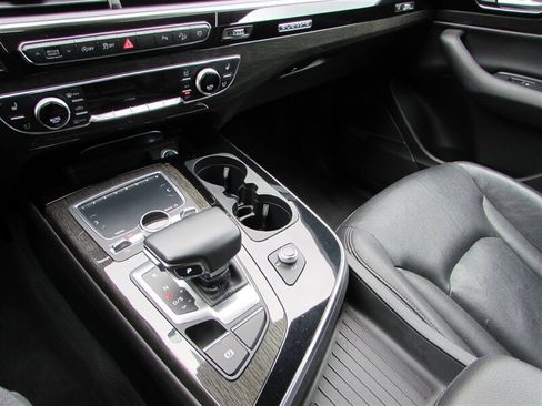 Used 2018 Audi Q7 3.0T Premium Plus w/ Premium Plus Package image 18