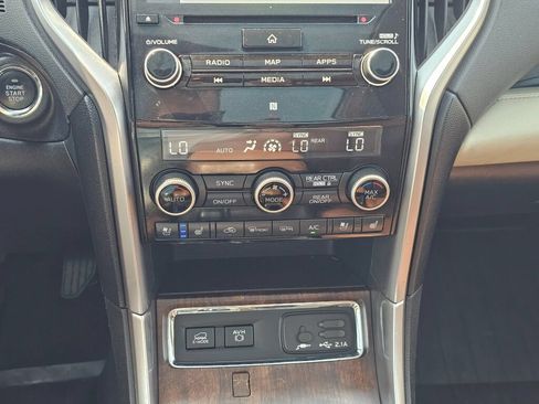 Used 2019 Subaru Ascent Touring w/ Popular Package #3 AWD/4WD image 18