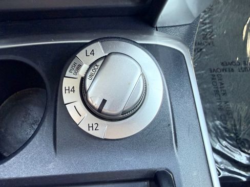 Used 2016 Toyota 4Runner SR5 AWD/4WD image 17