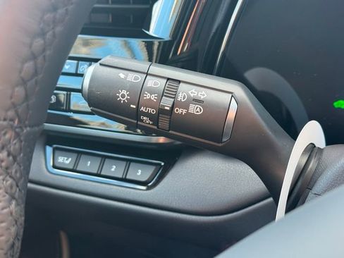 New 2026 Lexus TX 500h AWD image 18
