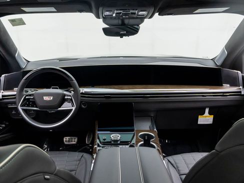 New 2026 Cadillac Escalade ESV Platinum Sport AWD/4WD image 10