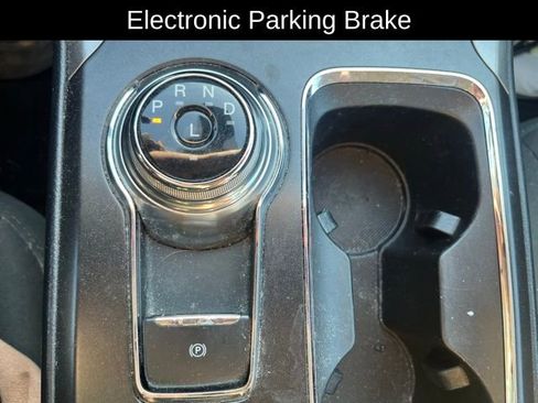 Used 2017 Ford Fusion SE image 11