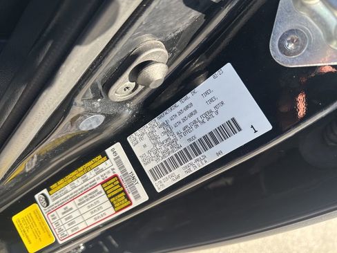 Used 2023 Toyota Tundra Limited image 40