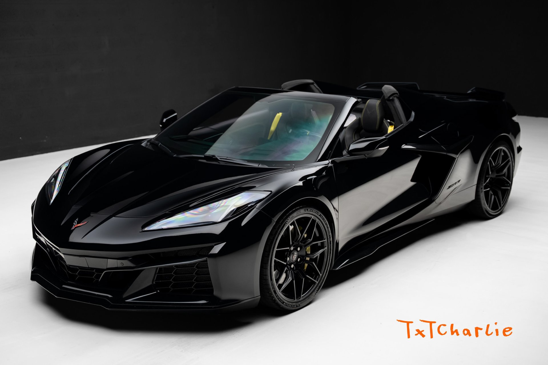 Used 2023 Chevrolet Corvette Z06 w/ Stealth Interior Trim Package RWD image 1