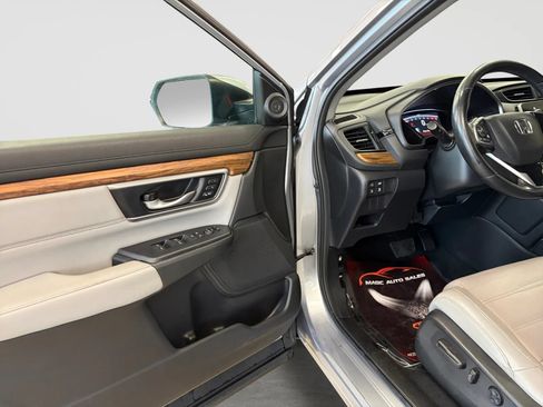 Used 2019 Honda CR-V Touring image 11