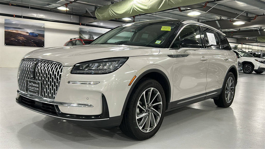 Used 2024 Lincoln Corsair AWD w/ Equipment Group 101A image 3