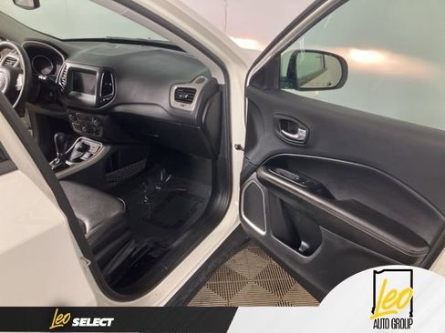 Used 2021 Jeep Compass Latitude AWD/4WD image 18