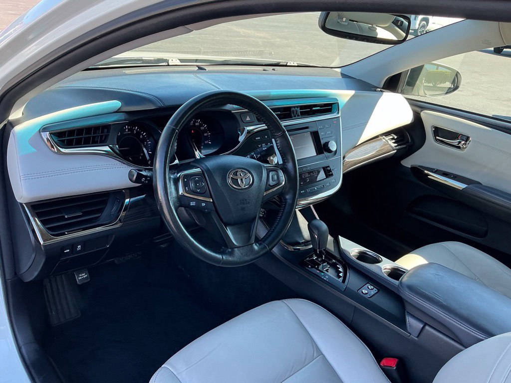 Used 2013 Toyota Avalon XLE Premium FWD image 18