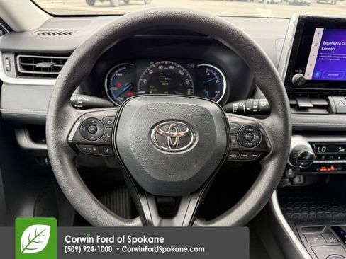 Used 2024 Toyota RAV4 XLE AWD/4WD image 18