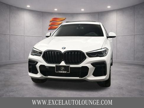 Used 2022 BMW X6 xDrive40i w/ M Sport Package image 9