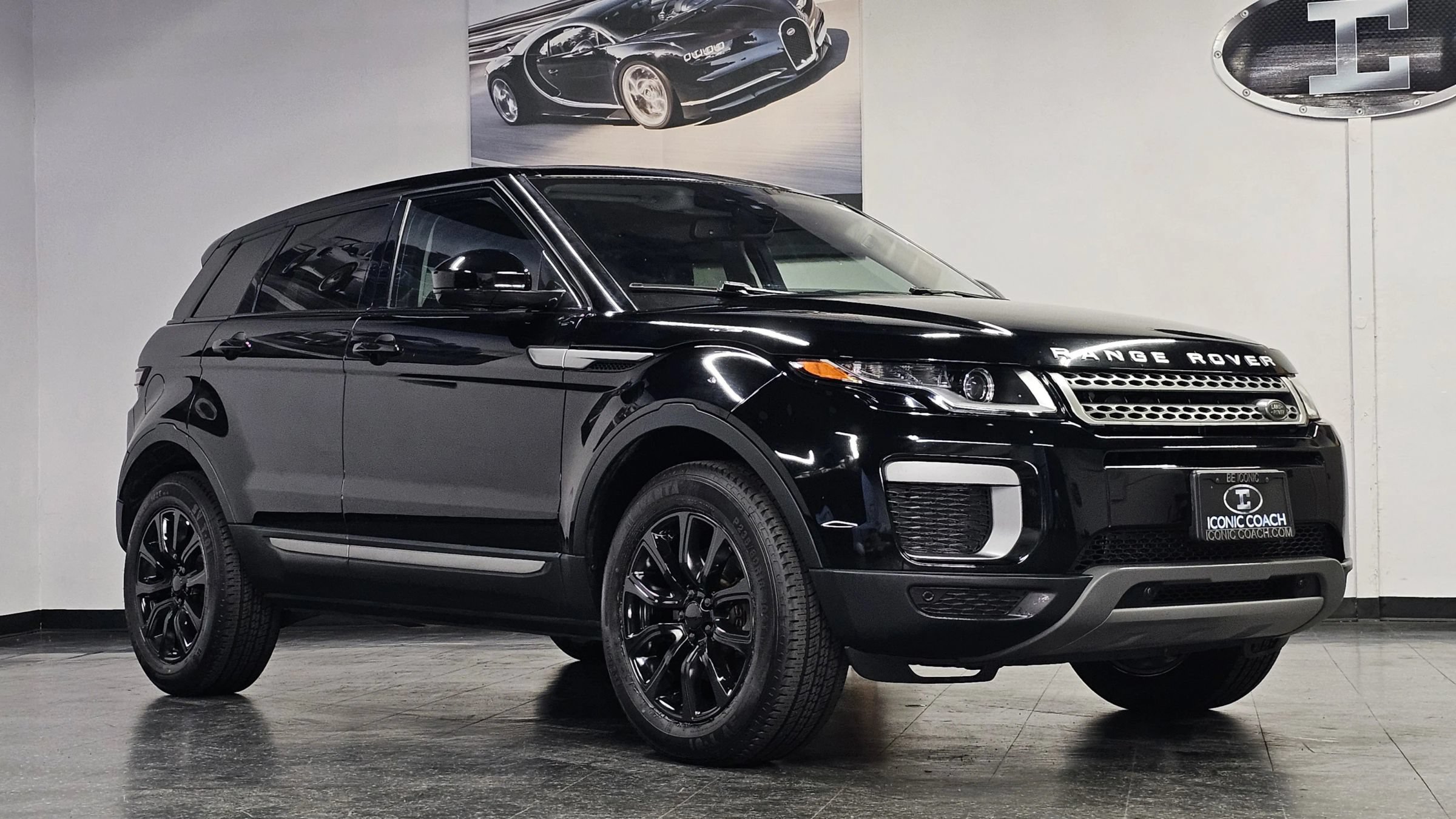 Used 2017 Land Rover Range Rover Evoque SE AWD/4WD image 4