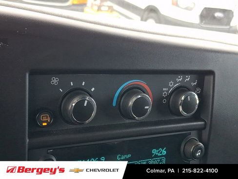 Used 2023 Chevrolet Express 2500 w/ Driver Convenience Package image 18