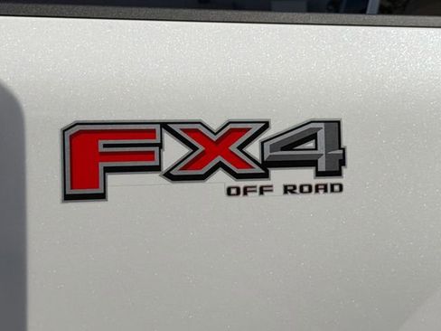 New 2025 Ford F250 Lariat w/ Chrome Package image 10