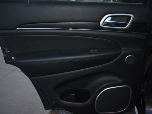 Used 2018 Jeep Grand Cherokee Summit AWD/4WD image 39