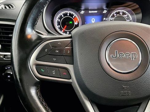 Used 2020 Jeep Cherokee Limited FWD image 20