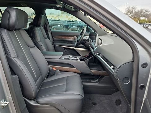 New 2026 Cadillac Vistiq Luxury w/ LPO, Floor Liner Package image 26