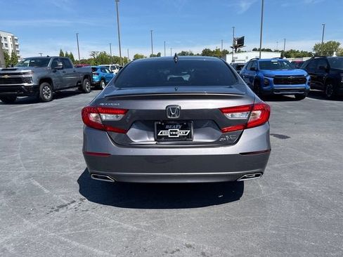 Used 2018 Honda Accord Sport image 4