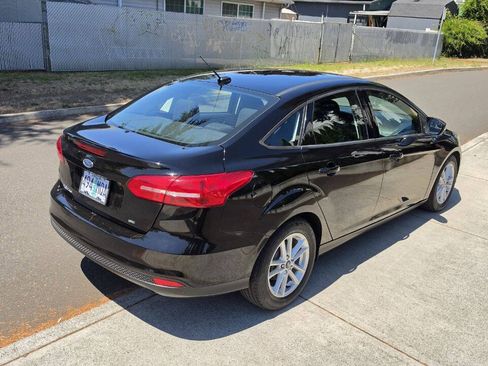 Used 2017 Ford Focus SE FWD image 5