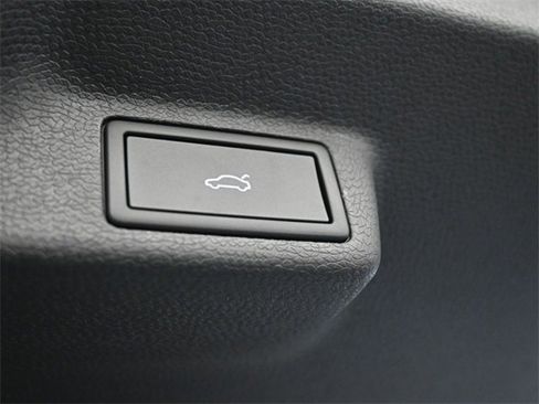 New 2025 Volkswagen ID. Buzz 1st Edition image 25