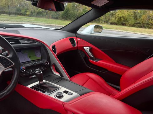 Used 2016 Chevrolet Corvette Z06 w/ 3LZ Preferred Equipment Group image 28