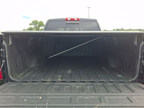 Used 2018 Chevrolet Silverado 1500 High Country AWD/4WD image 31