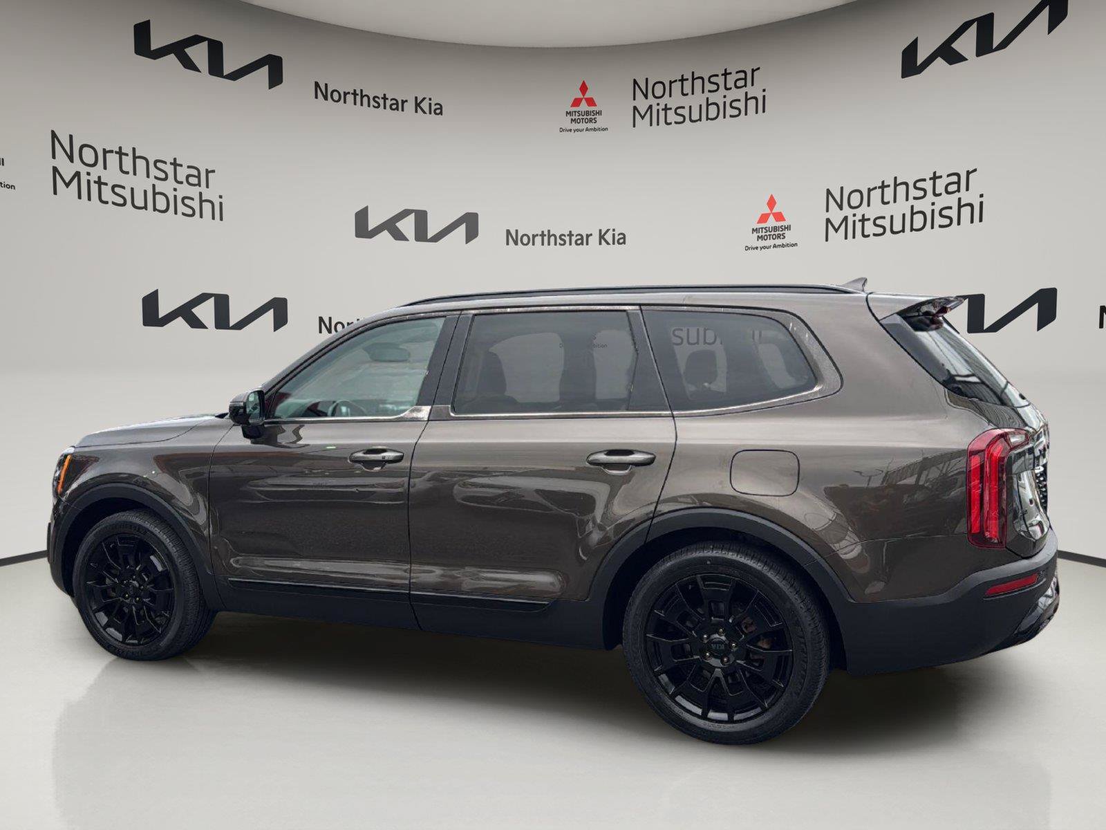 Used 2021 Kia Telluride SX w/ SX Prestige Package AWD/4WD image 3