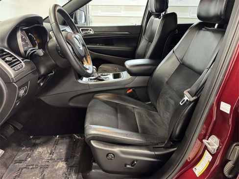 Used 2018 Jeep Grand Cherokee Altitude image 16
